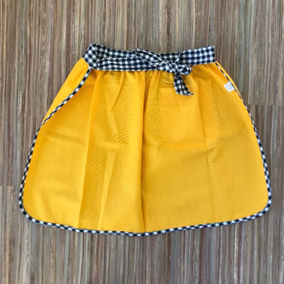 Yellow Half Apron Black & White Gingham Waist Tie Pocket Vintage Made in Canada - Picture 3 of 3